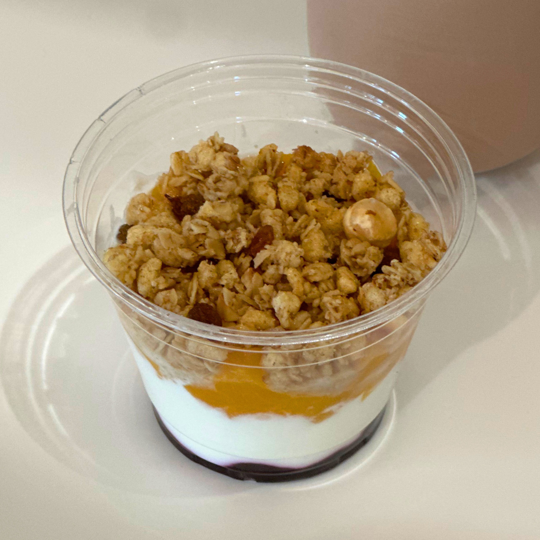 iaurt-granola-fructe-ana-pan